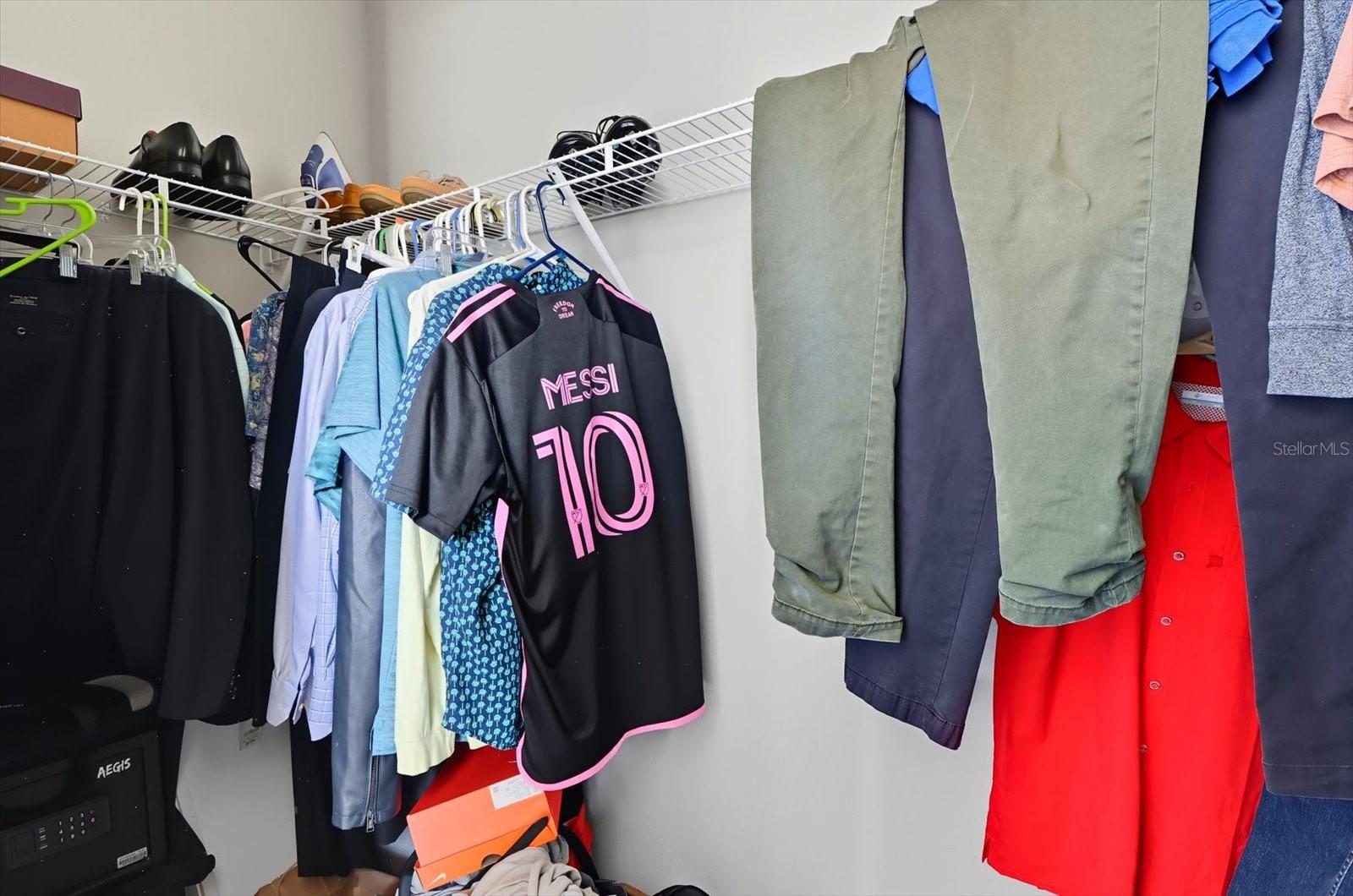 DERBY OAKS - Residential