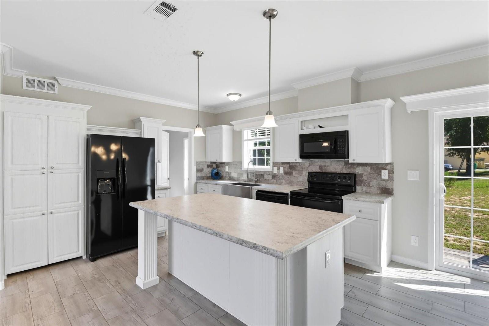 DERBY OAKS - Residential