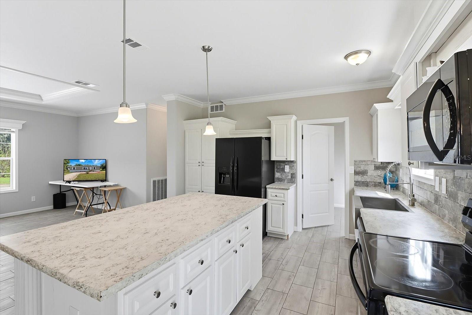 DERBY OAKS - Residential