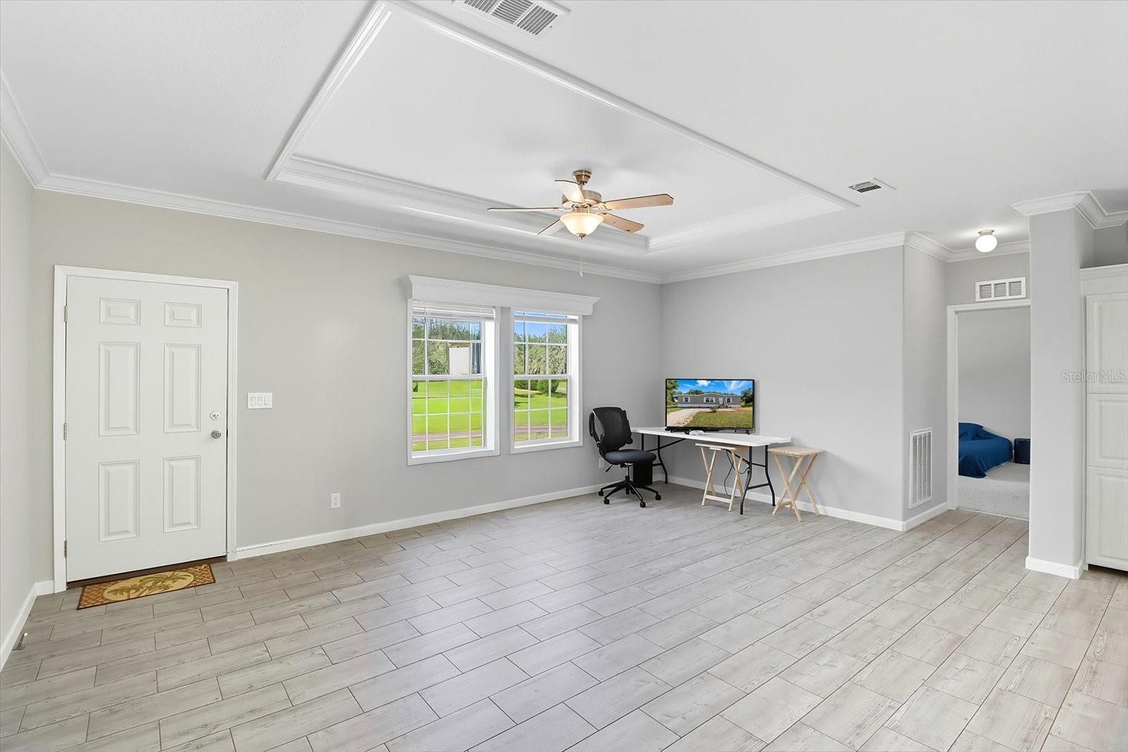 DERBY OAKS - Residential