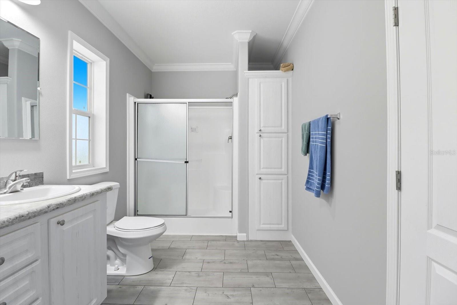 DERBY OAKS - Residential