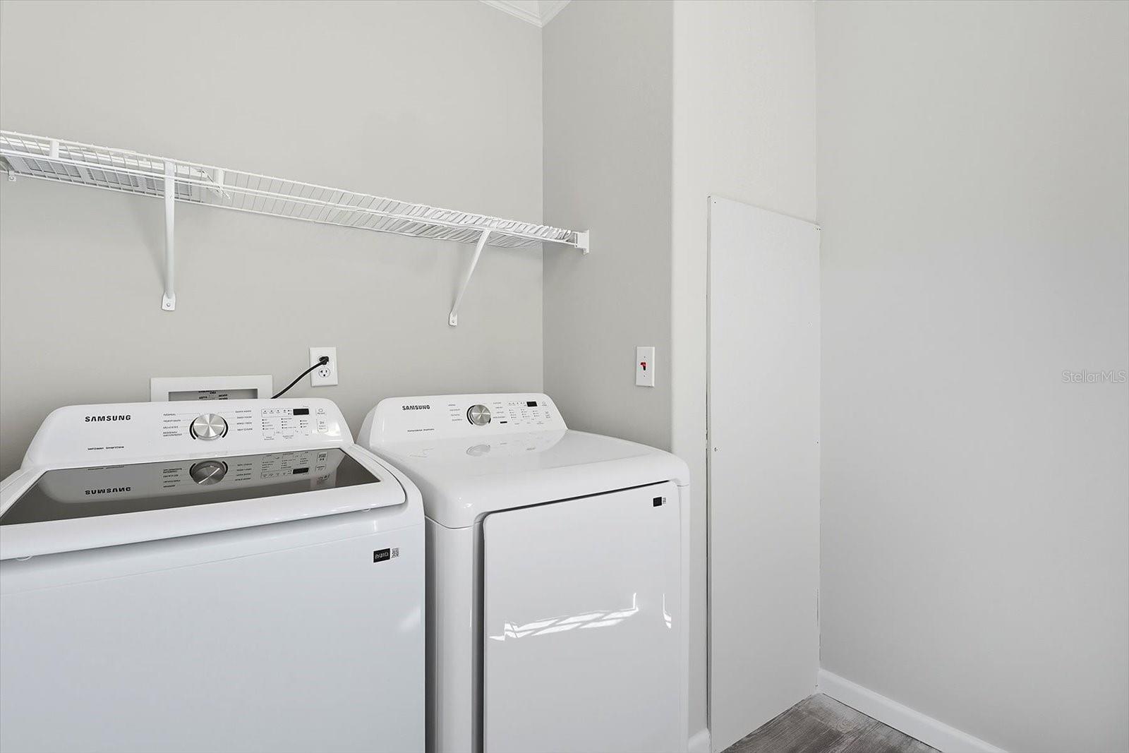 DERBY OAKS - Residential