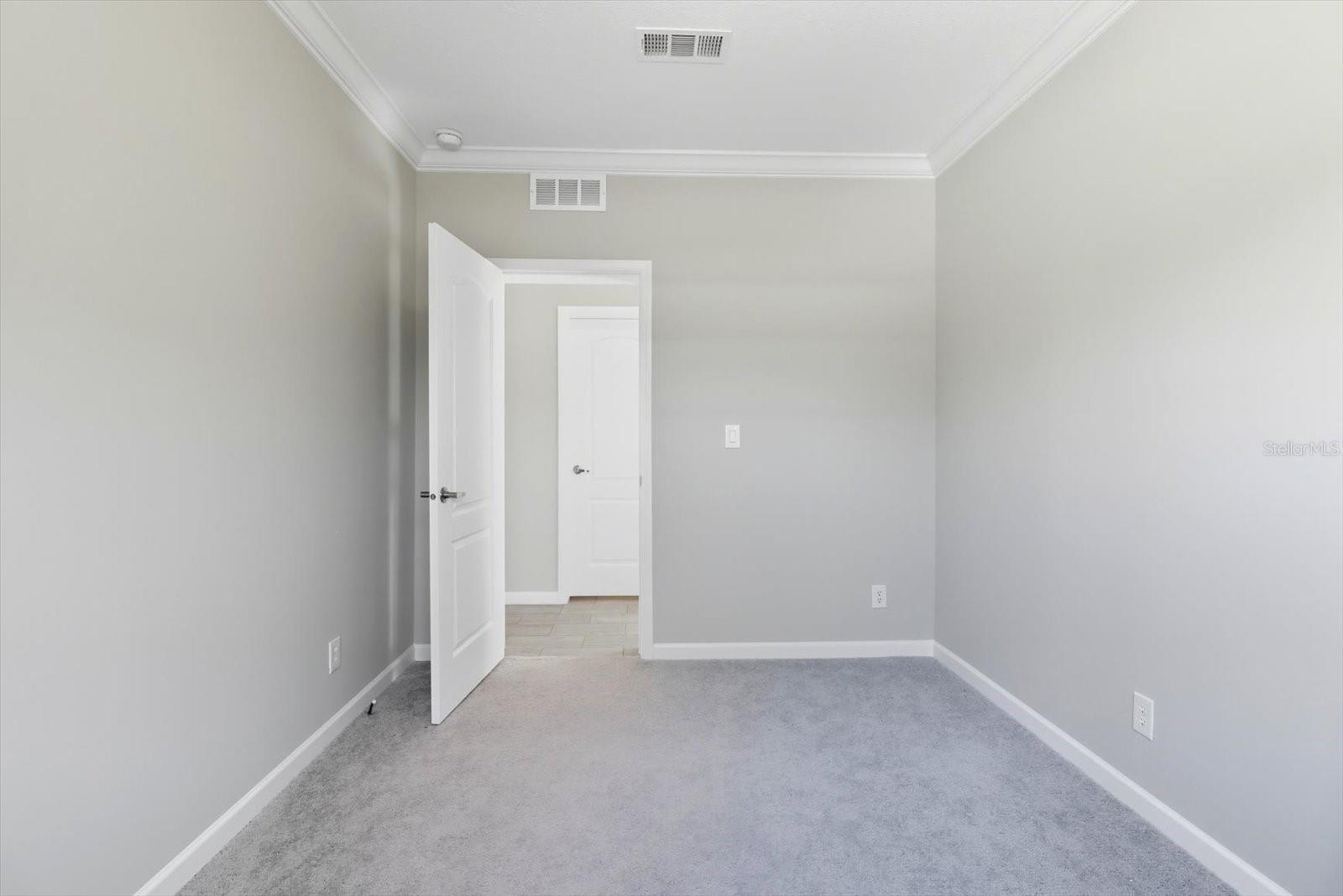 DERBY OAKS - Residential