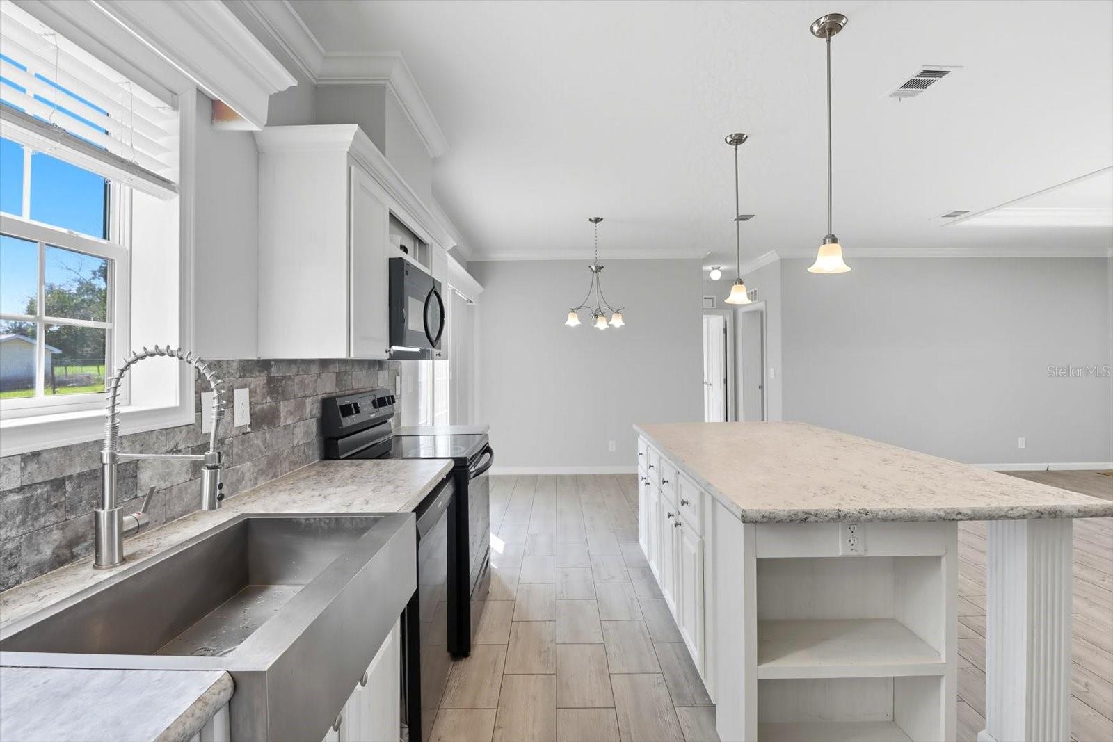 DERBY OAKS - Residential