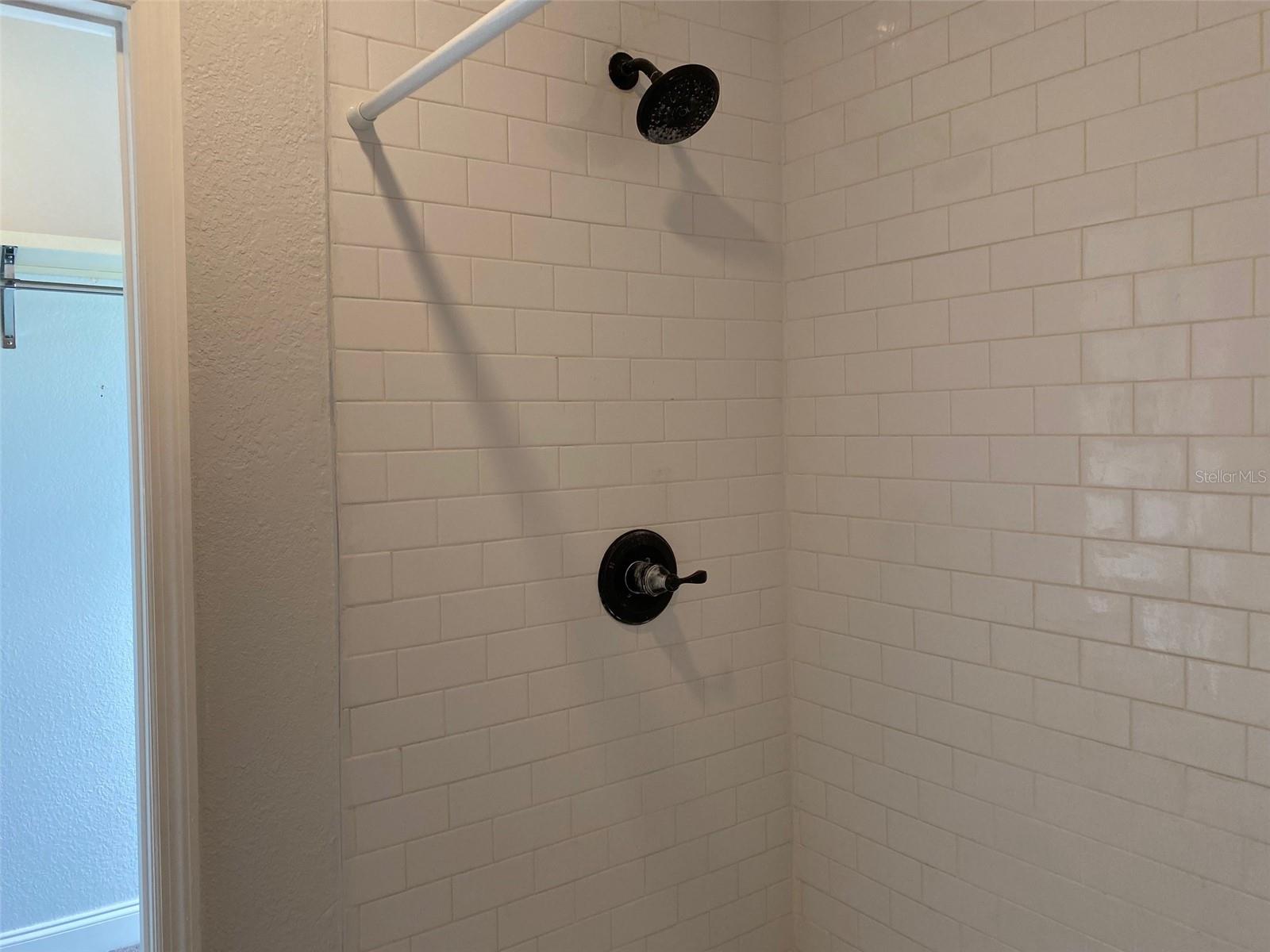 DEMAGGIO N PB 4 PG 89 - Residential Lease