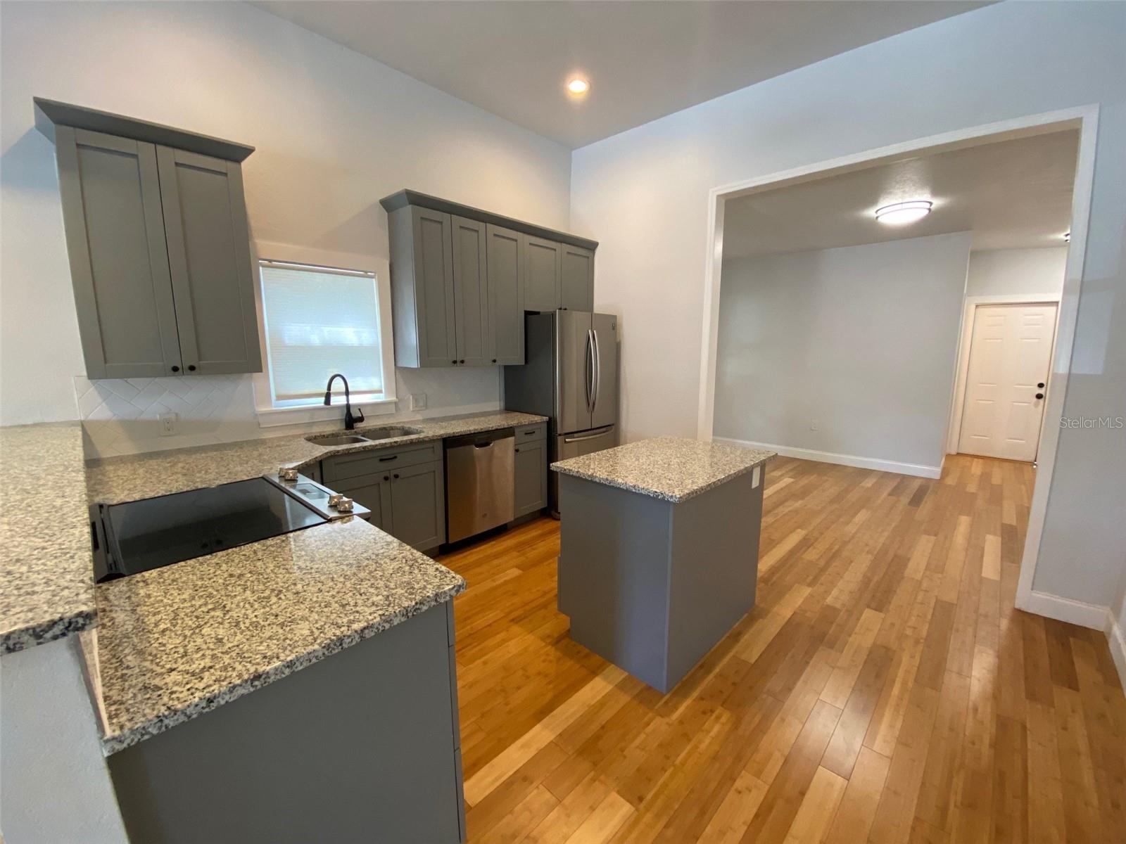 DEMAGGIO N PB 4 PG 89 - Residential Lease