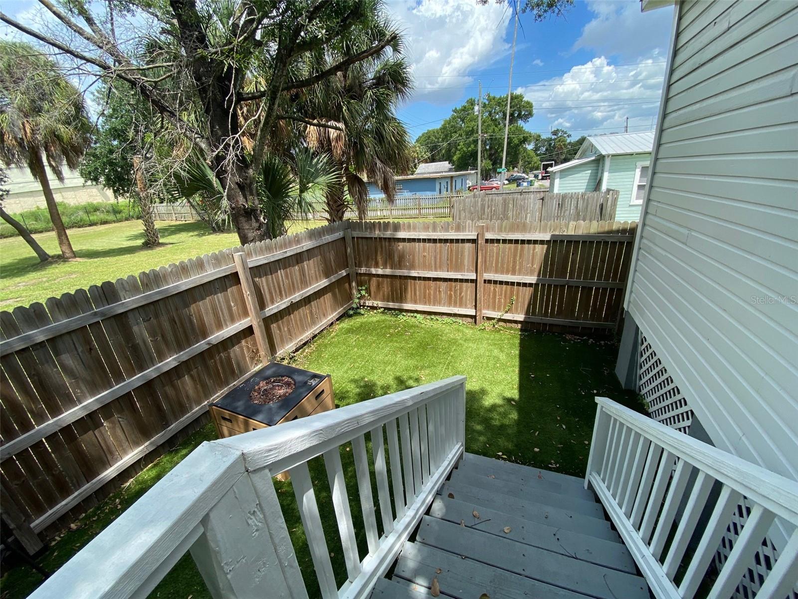 DEMAGGIO N PB 4 PG 89 - Residential Lease