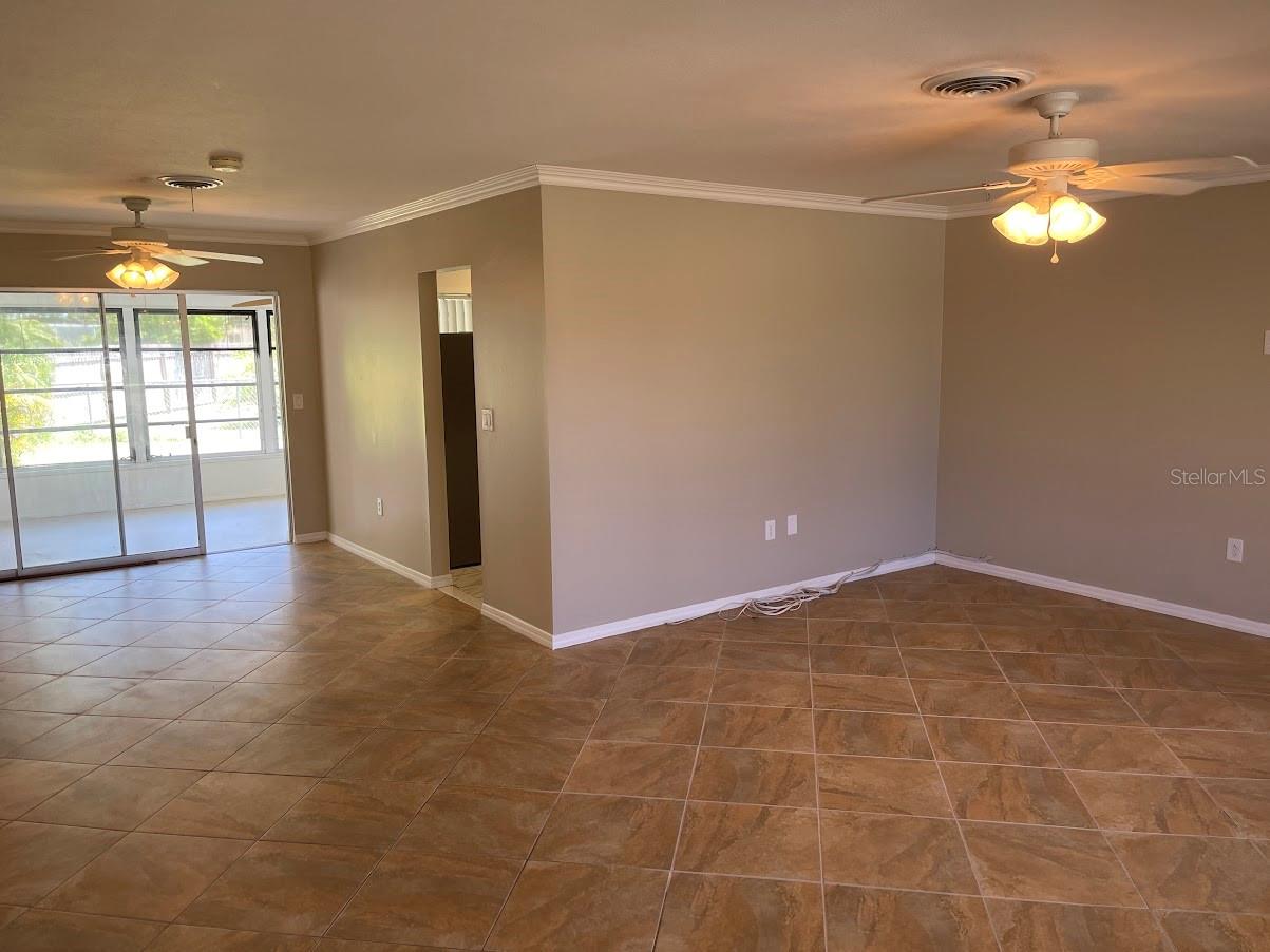 609 SHAMROCK BOULEVARD