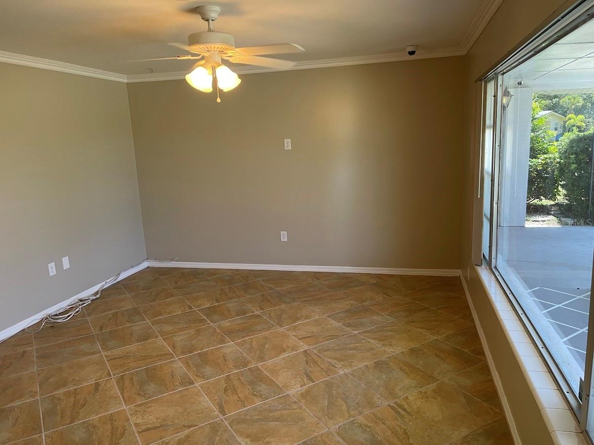 609 SHAMROCK BOULEVARD