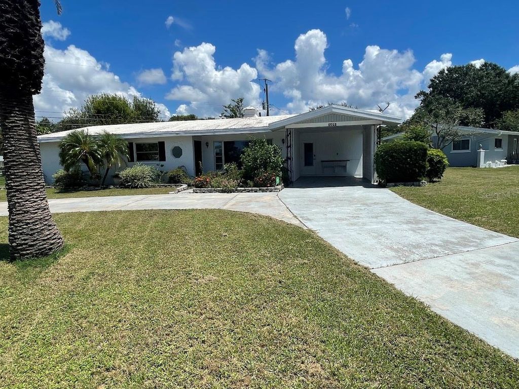 Photo of 609 Shamrock Boulevard, Venice, FL 34293 (MLS # A4681336)
