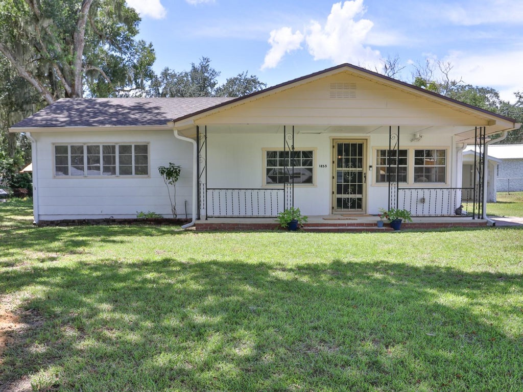 Photo of 1855 E Valencia Drive, Bartow, FL 33830 (MLS # L4964604)