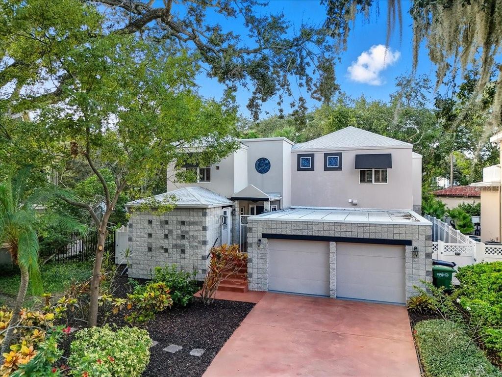 Photo of 2713 Chambray Lane, Tampa, FL 33611 (MLS # TB8437379)