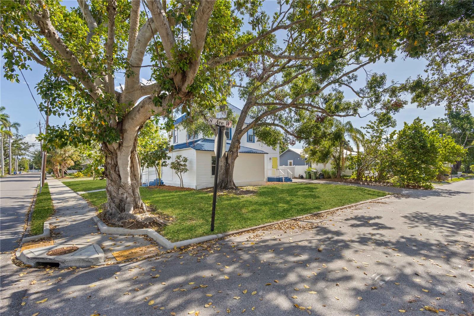 719 22ND STREET W