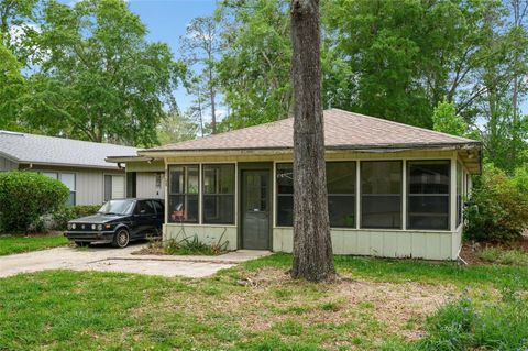 Photo of 8508 NW 37th Drive, Gainesville, FL 32653 (MLS # GC539320)