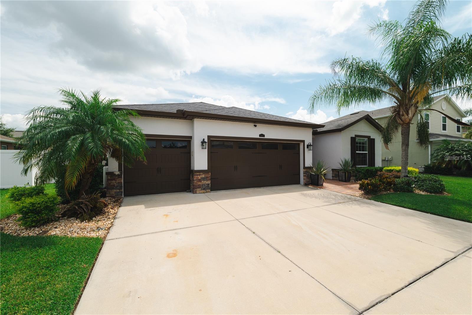 5635 FISHER GLEN LOOP