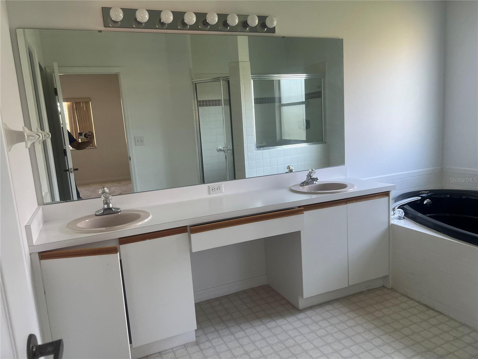 STONEYBROOK AT PALMER RANCH - Residential Lease