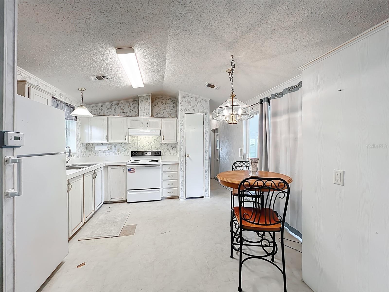 BRADFORD MOBILE ESTATE - Residential