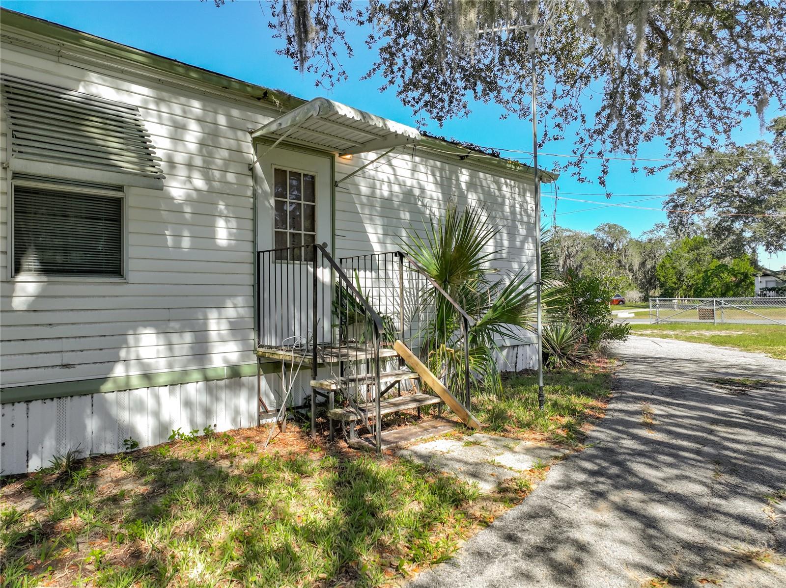 BRADFORD MOBILE ESTATE - Residential
