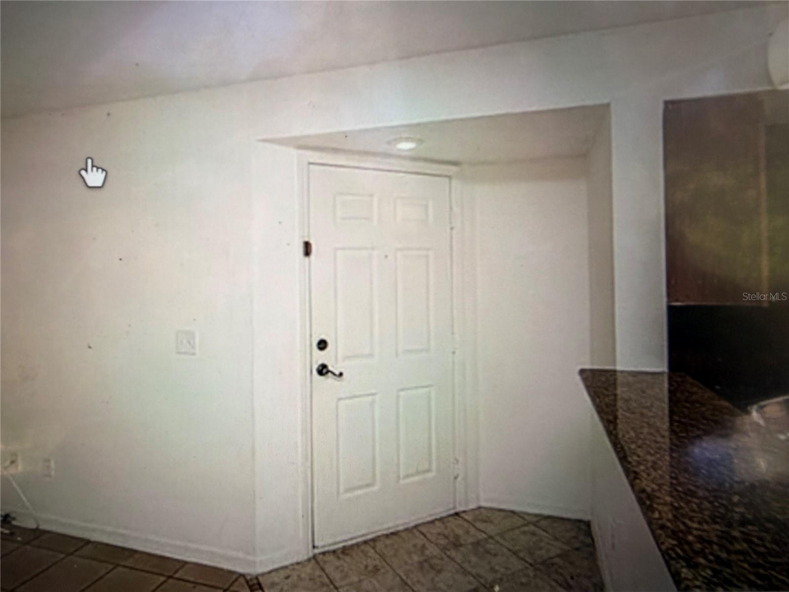 RESIDENCES/MILLENIA - Residential Lease