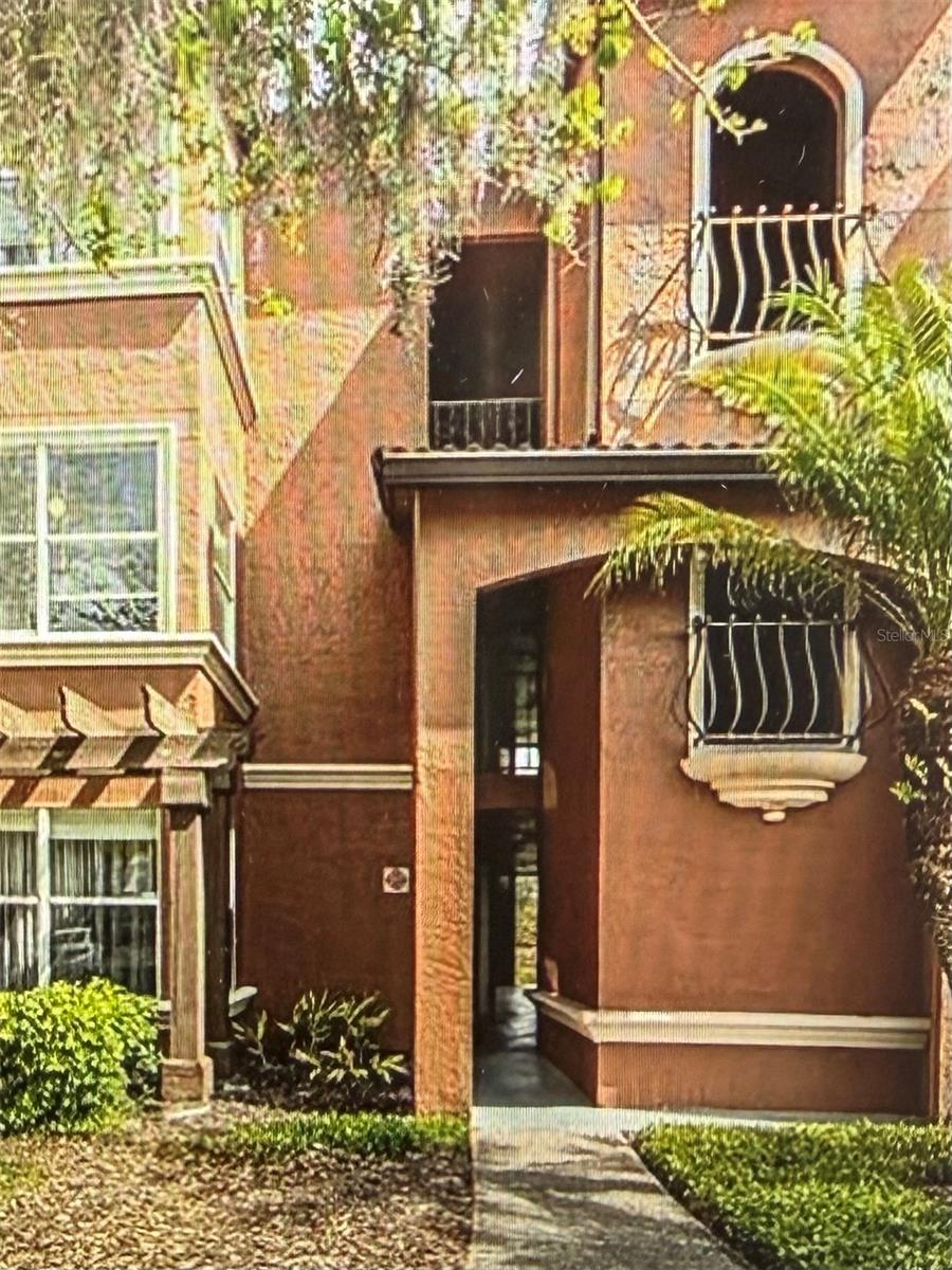 RESIDENCES/MILLENIA - Residential Lease