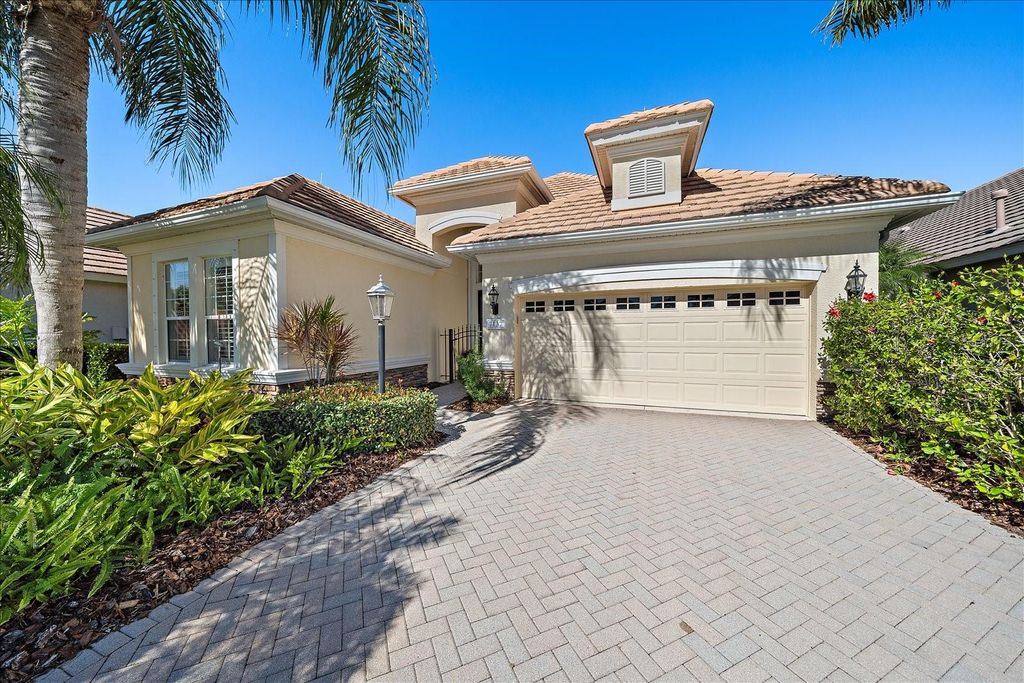 Photo of 7137 Orchid Island Place, Bradenton, FL 34202 (MLS # A4680191)