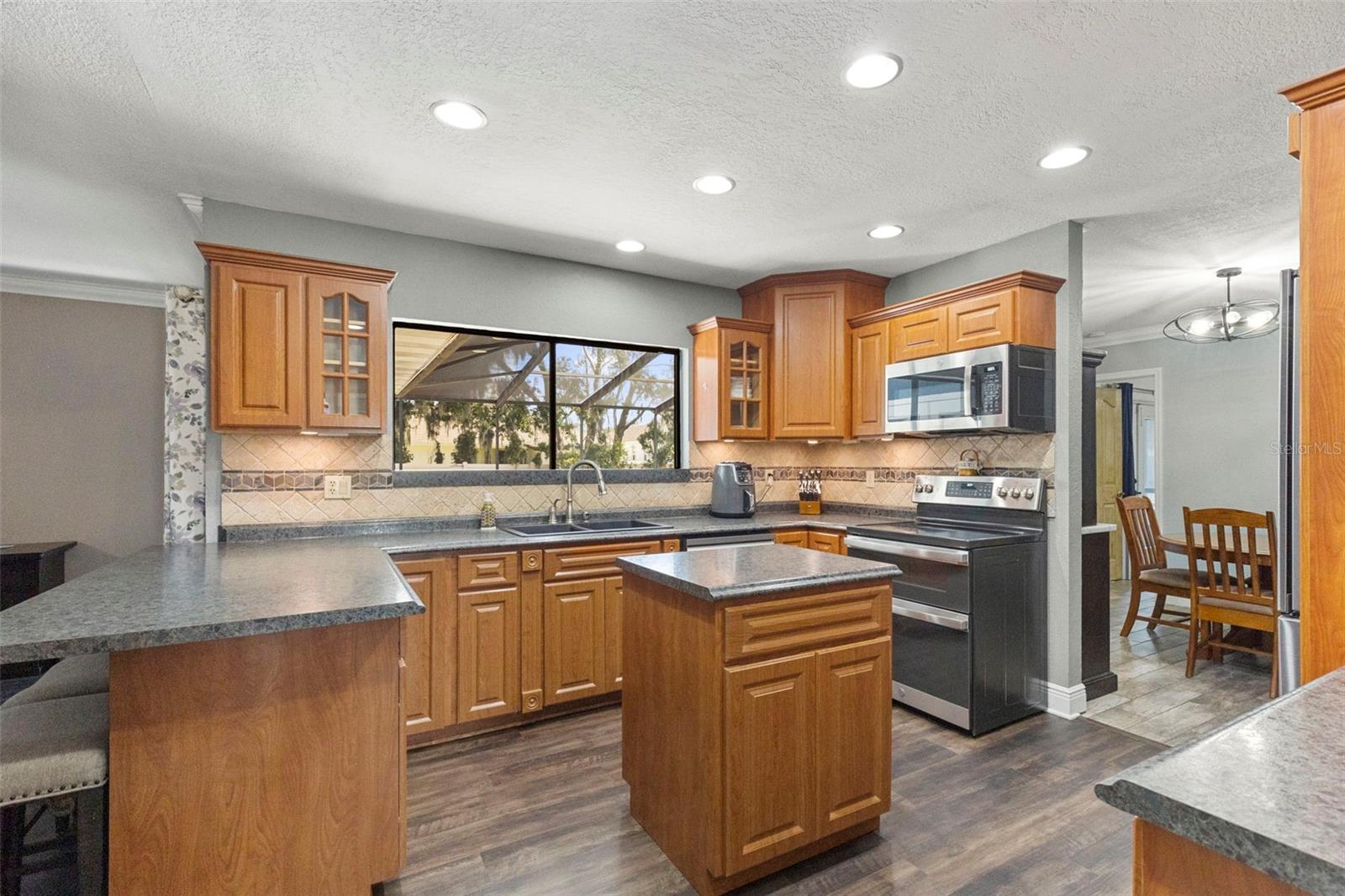 1126 SHADOWBROOK DRIVE N