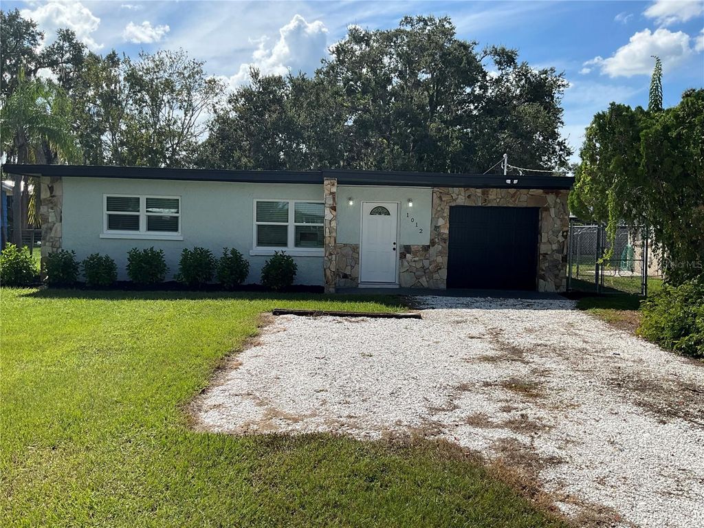 Photo of 1012 Cronley Place, Sarasota, FL 34237 (MLS # TB8357289)