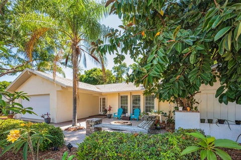 Photo of 520 Sandy Hook Road, Palm Harbor, FL 34683 (MLS # TB8556920)