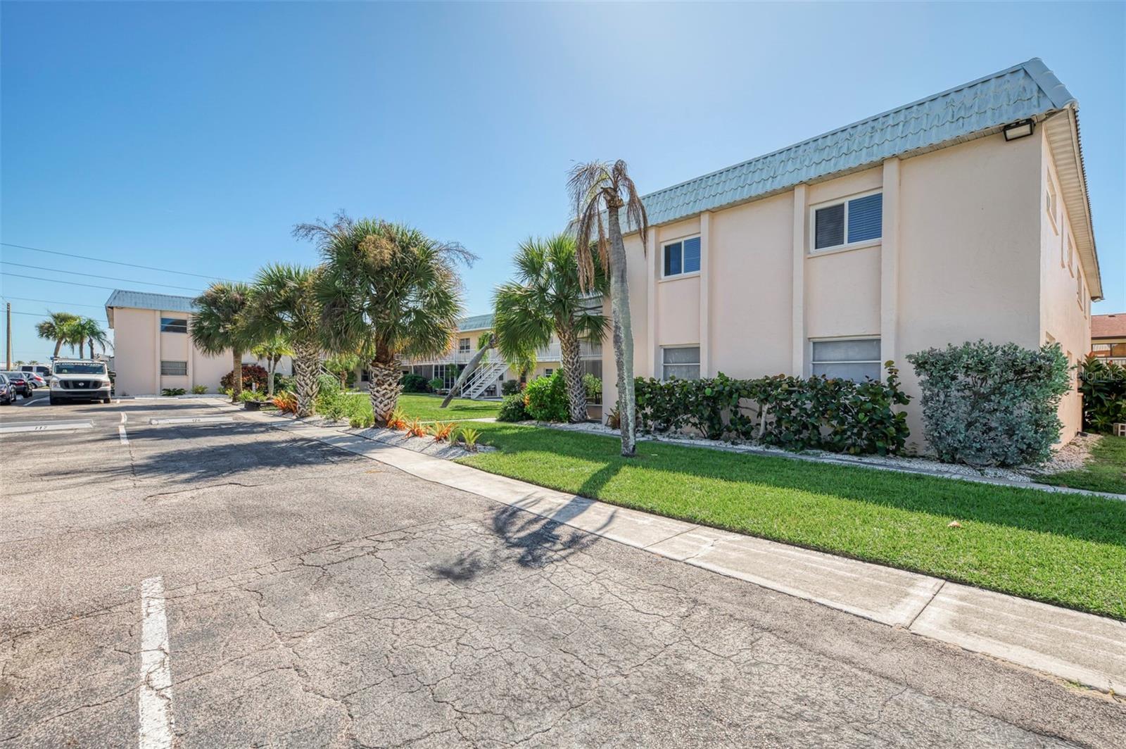 460 BASE AVENUE E 124, VENICE, FL, 34285 1 460 BASE AVENUE E 124