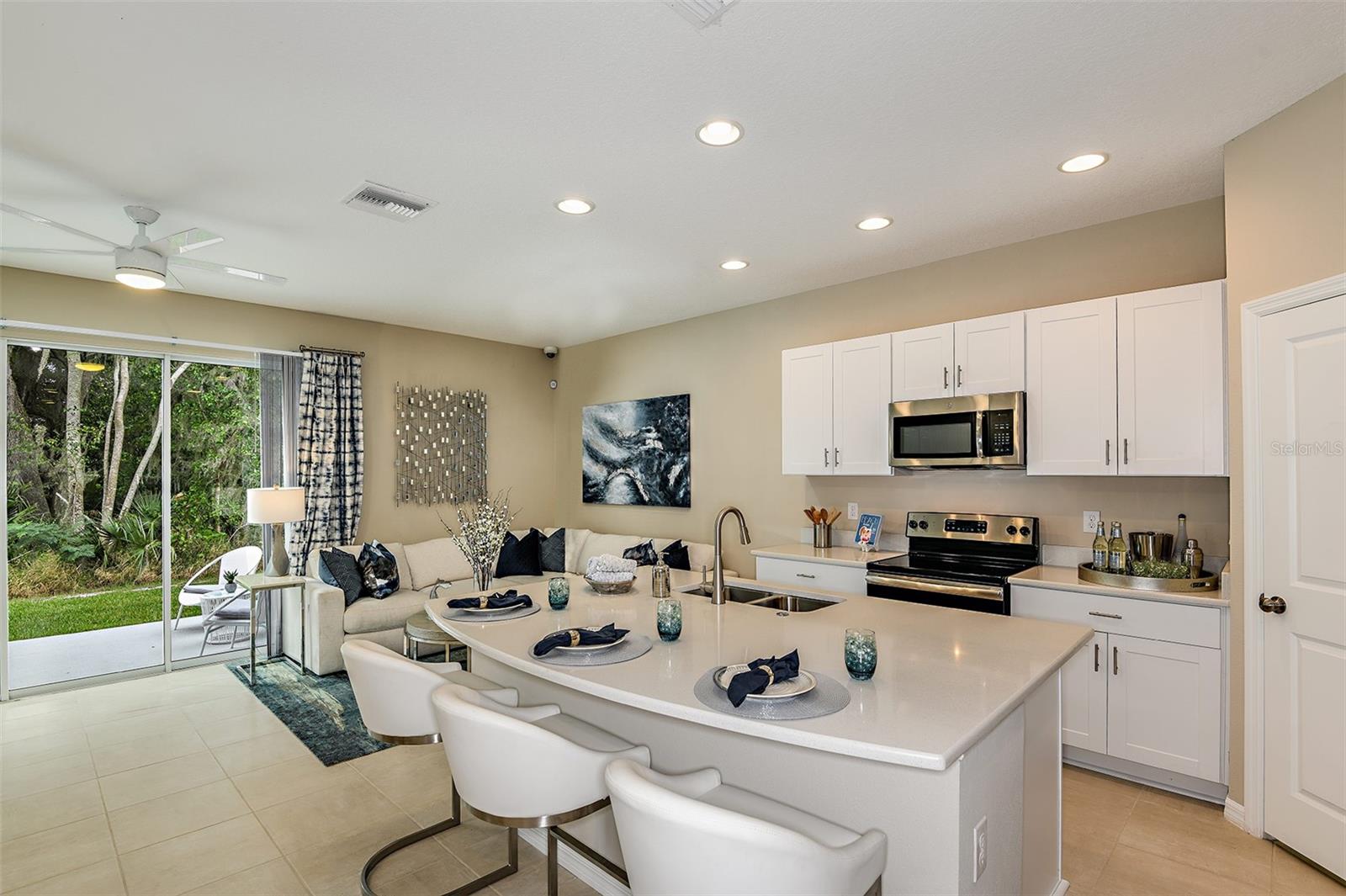 ARTISAN LAKES EDGESTONE NORTH PH I & II - Residential Lease