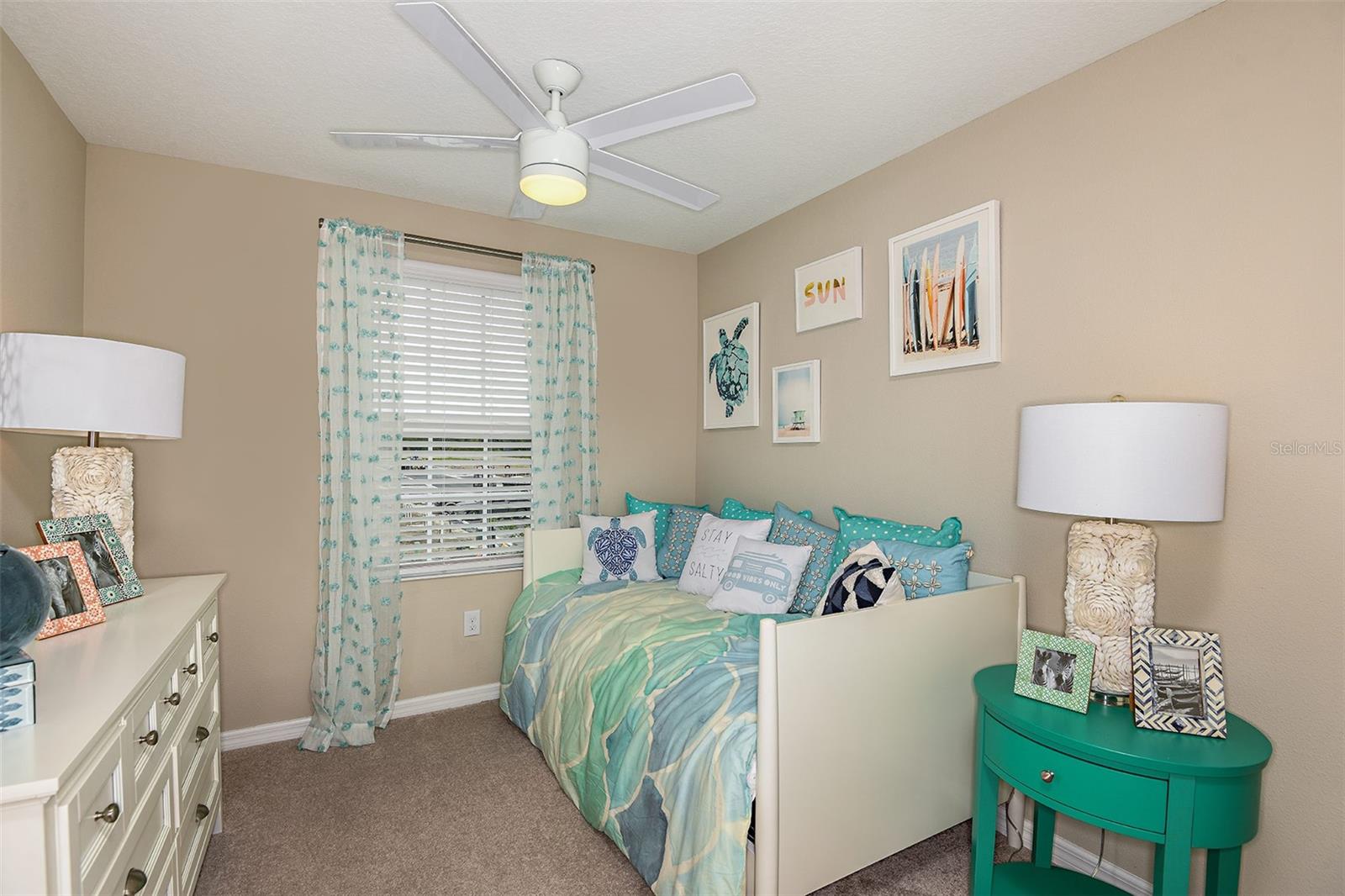 ARTISAN LAKES EDGESTONE NORTH PH I & II - Residential Lease