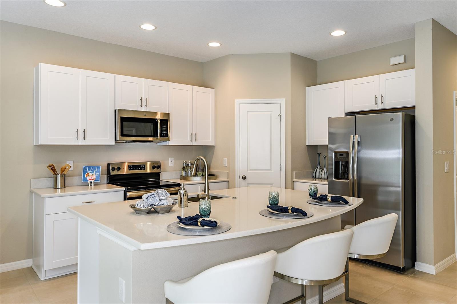 ARTISAN LAKES EDGESTONE NORTH PH I & II - Residential Lease