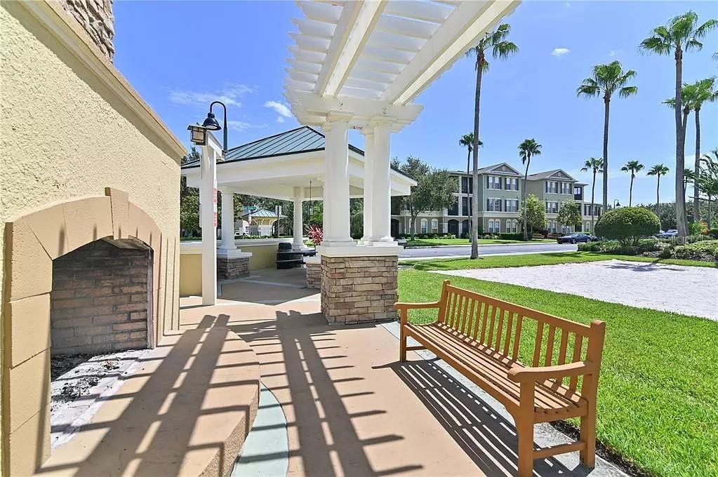 LAKESIDE/LKS/WINDERMERE - Residential Lease