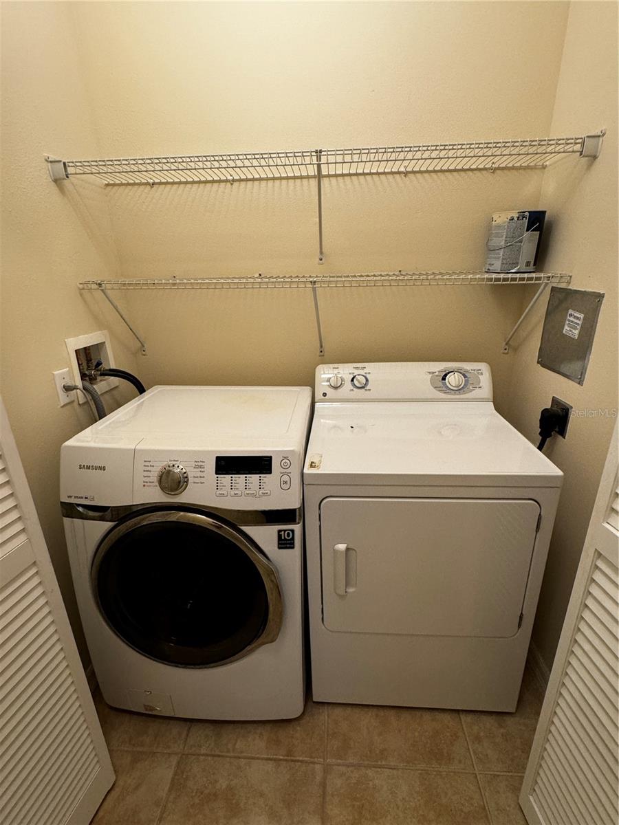 LAKESIDE/LKS/WINDERMERE - Residential Lease