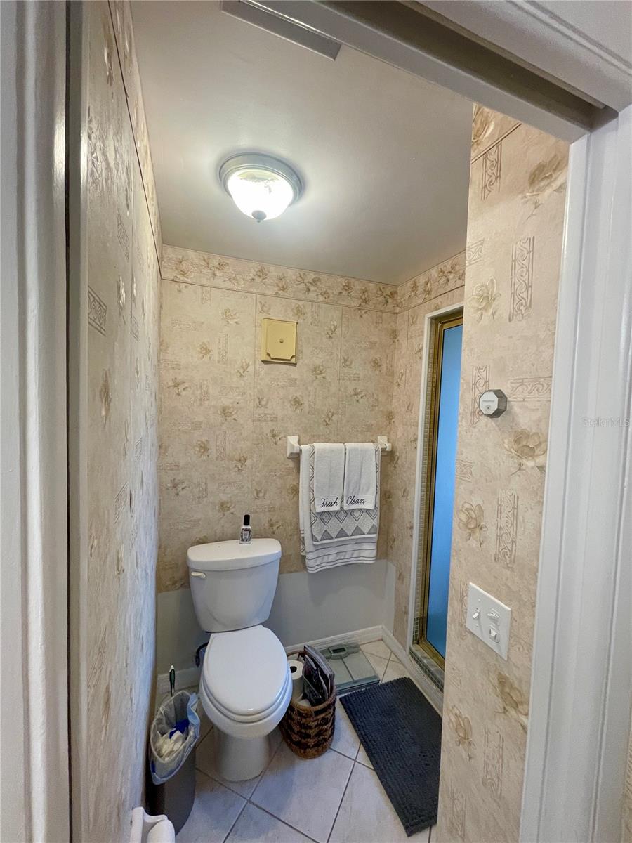 GARDENS THE CONDO - Residential Lease