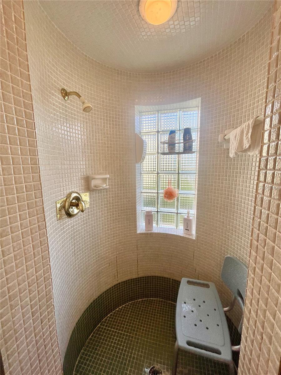 GARDENS THE CONDO - Residential Lease