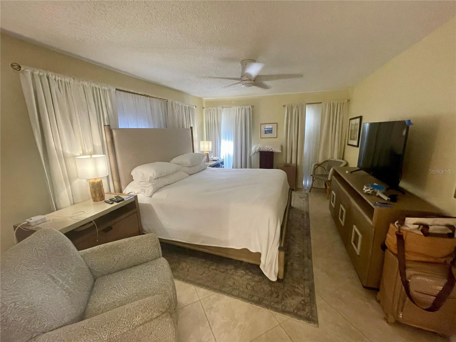 GARDENS THE CONDO - Residential Lease