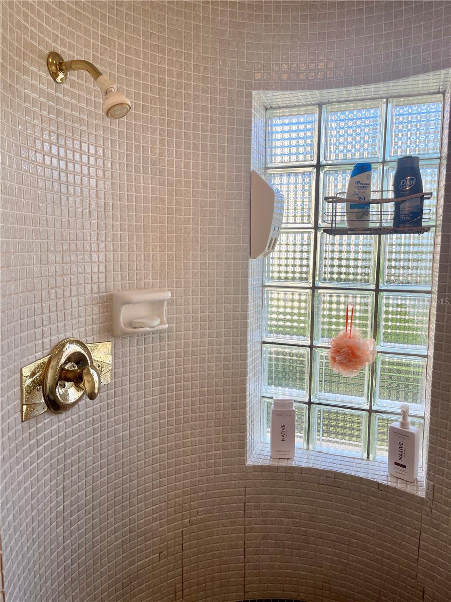 GARDENS THE CONDO - Residential Lease