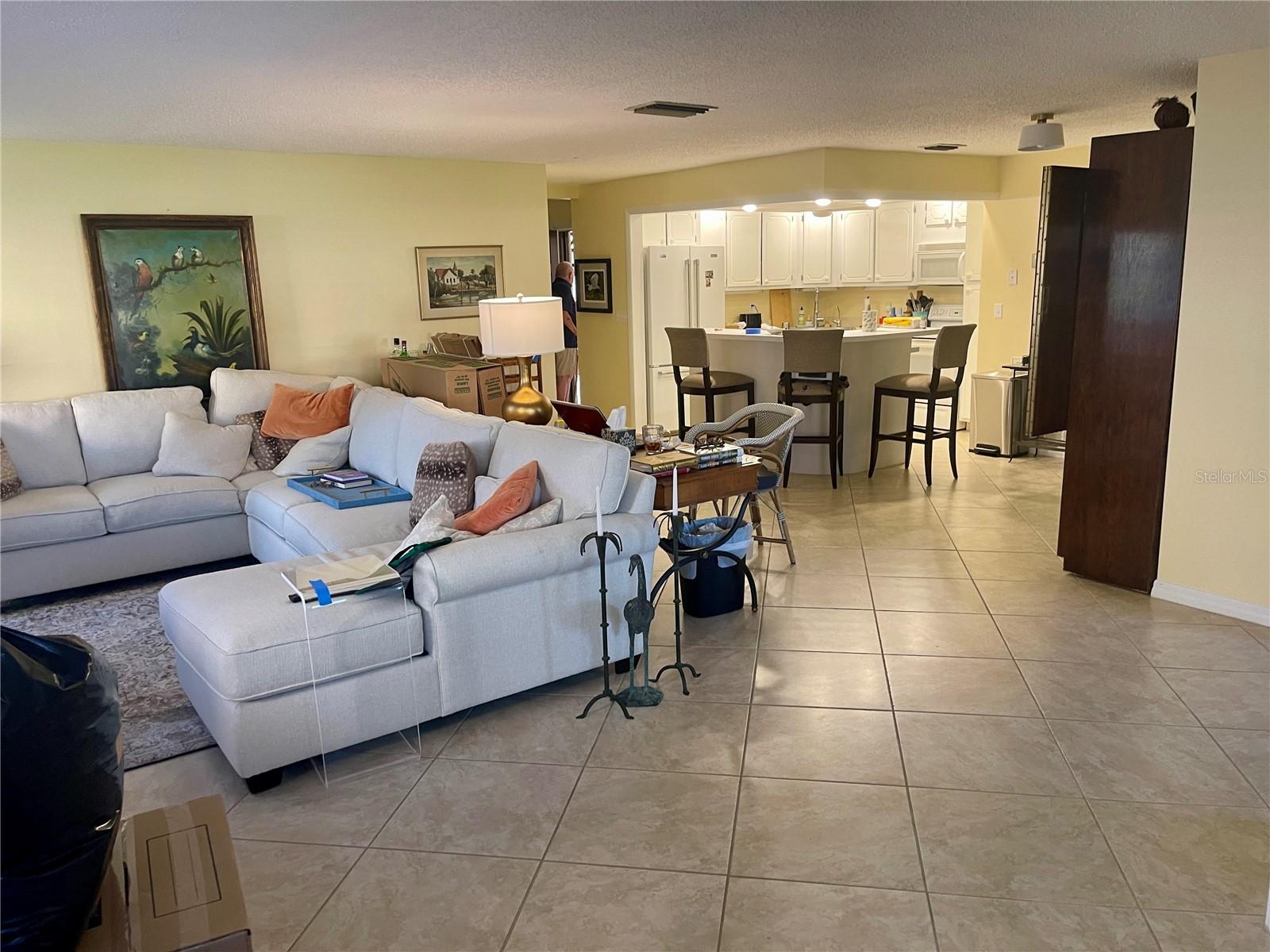 GARDENS THE CONDO - Residential Lease