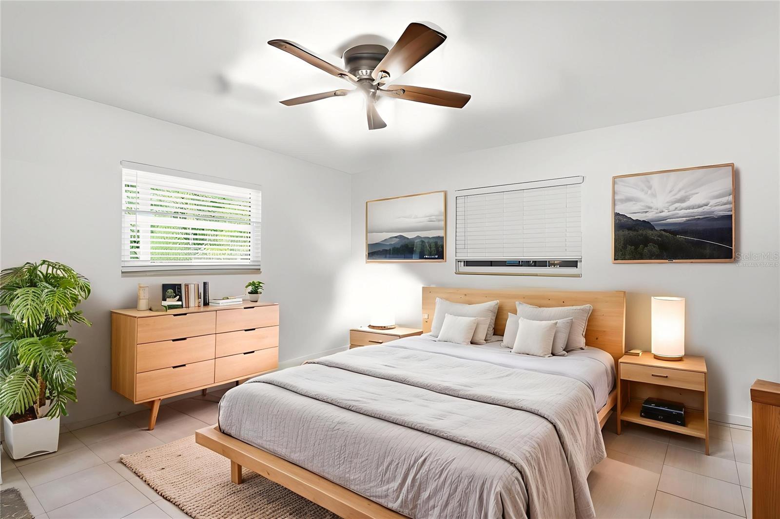 SOUTH GATE - Residential