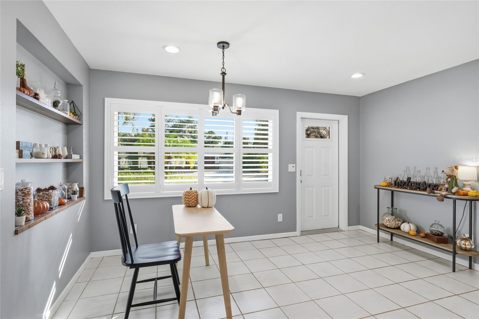 2437 CLEMATIS STREET