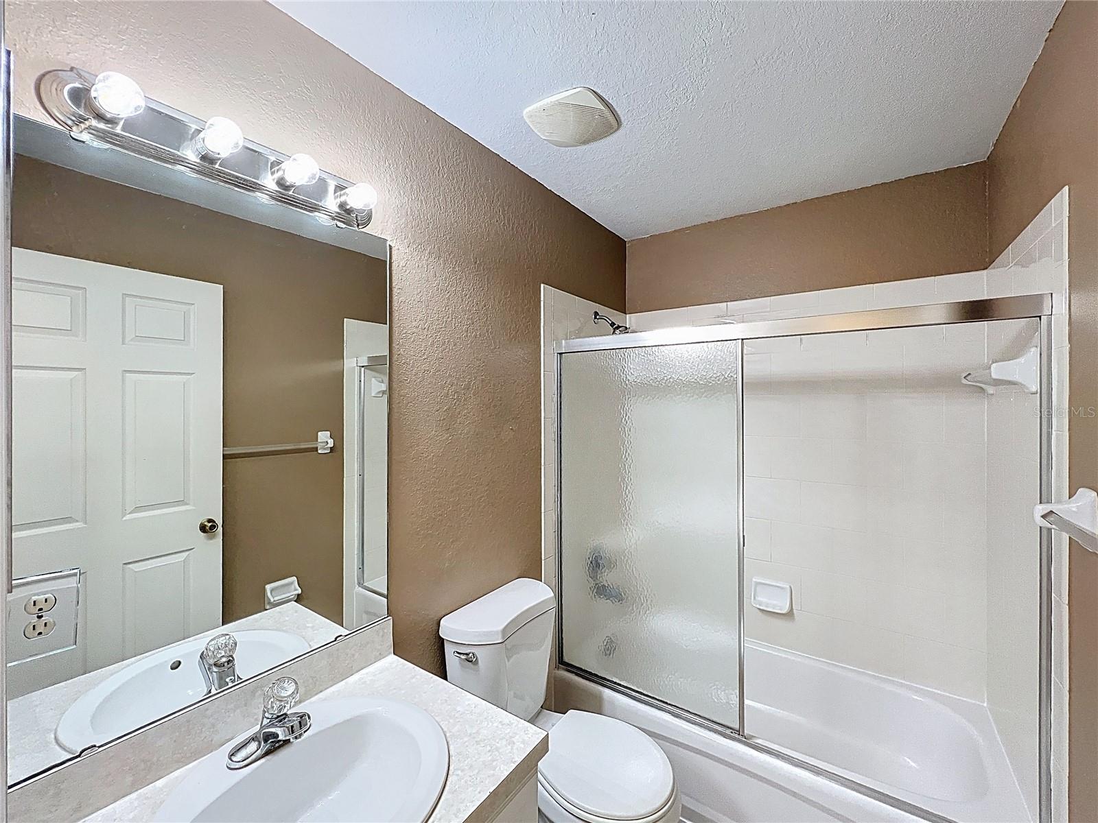 FOX LAKES - Residential