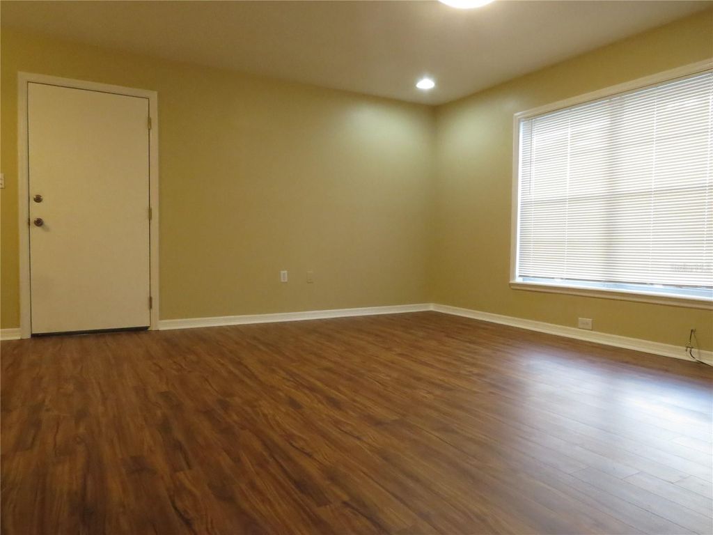 Photo of 136 W America Street #36, Orlando, FL 32801 (MLS # O6355771)