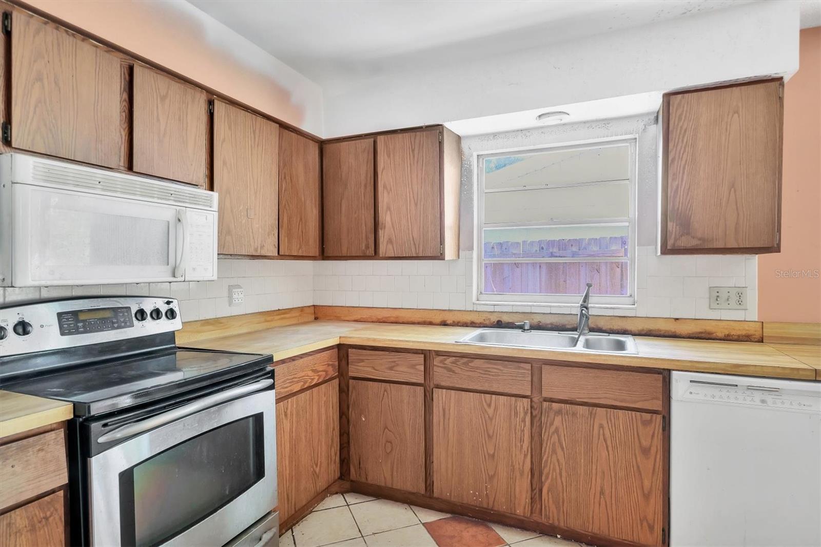 ROSEDALE MANOR - Residential