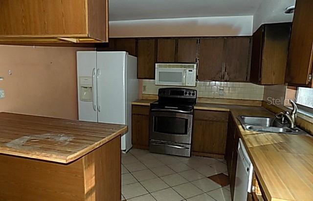 ROSEDALE MANOR - Residential