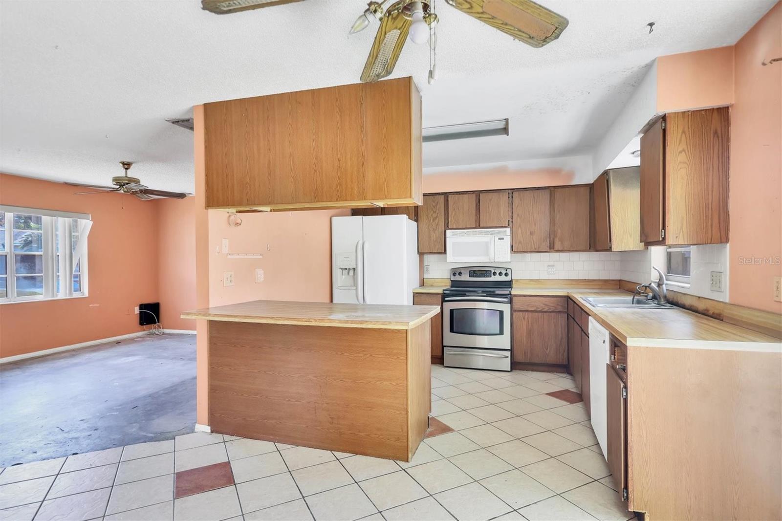 ROSEDALE MANOR - Residential