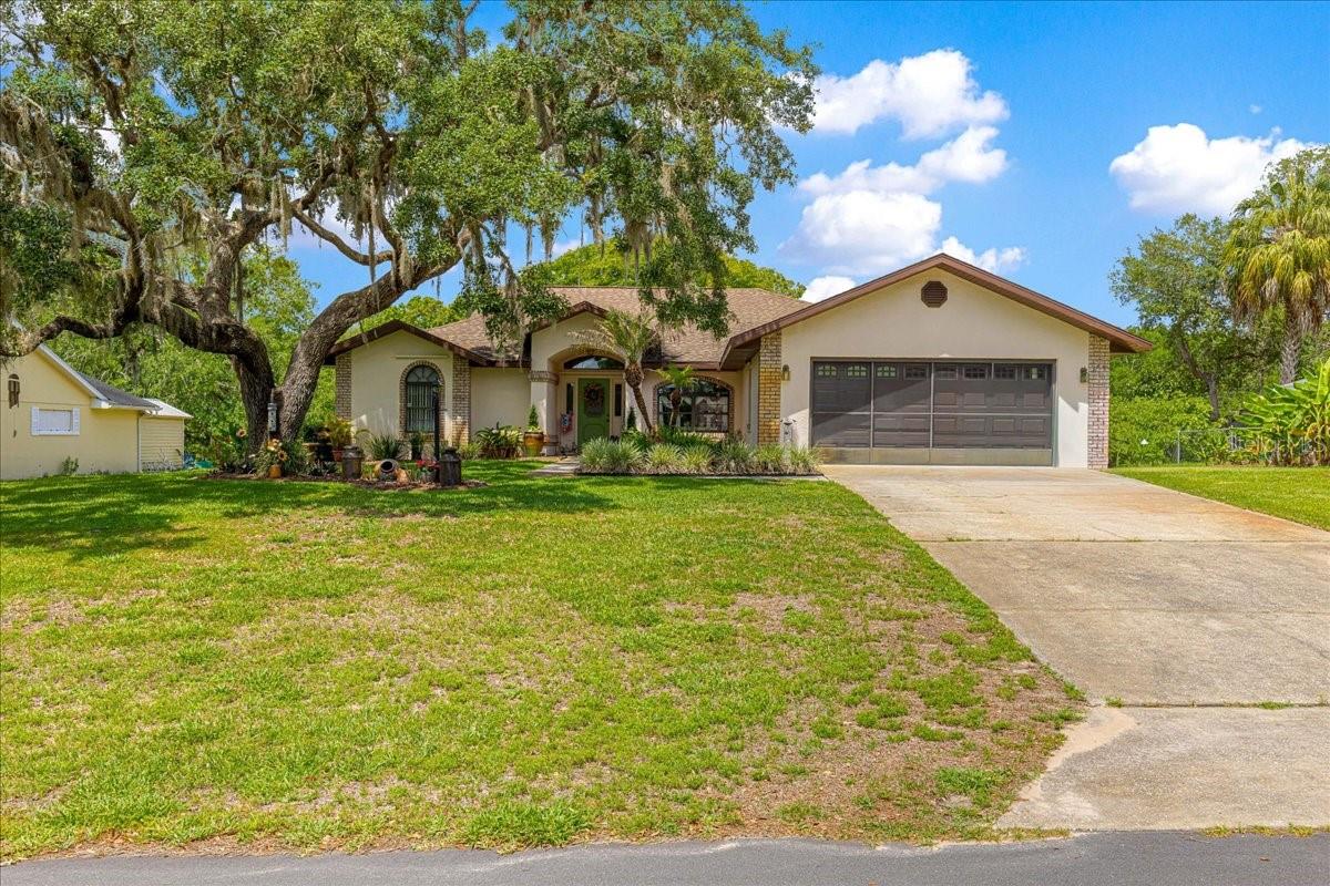SUNRISE LAKE ESTATES - Residential