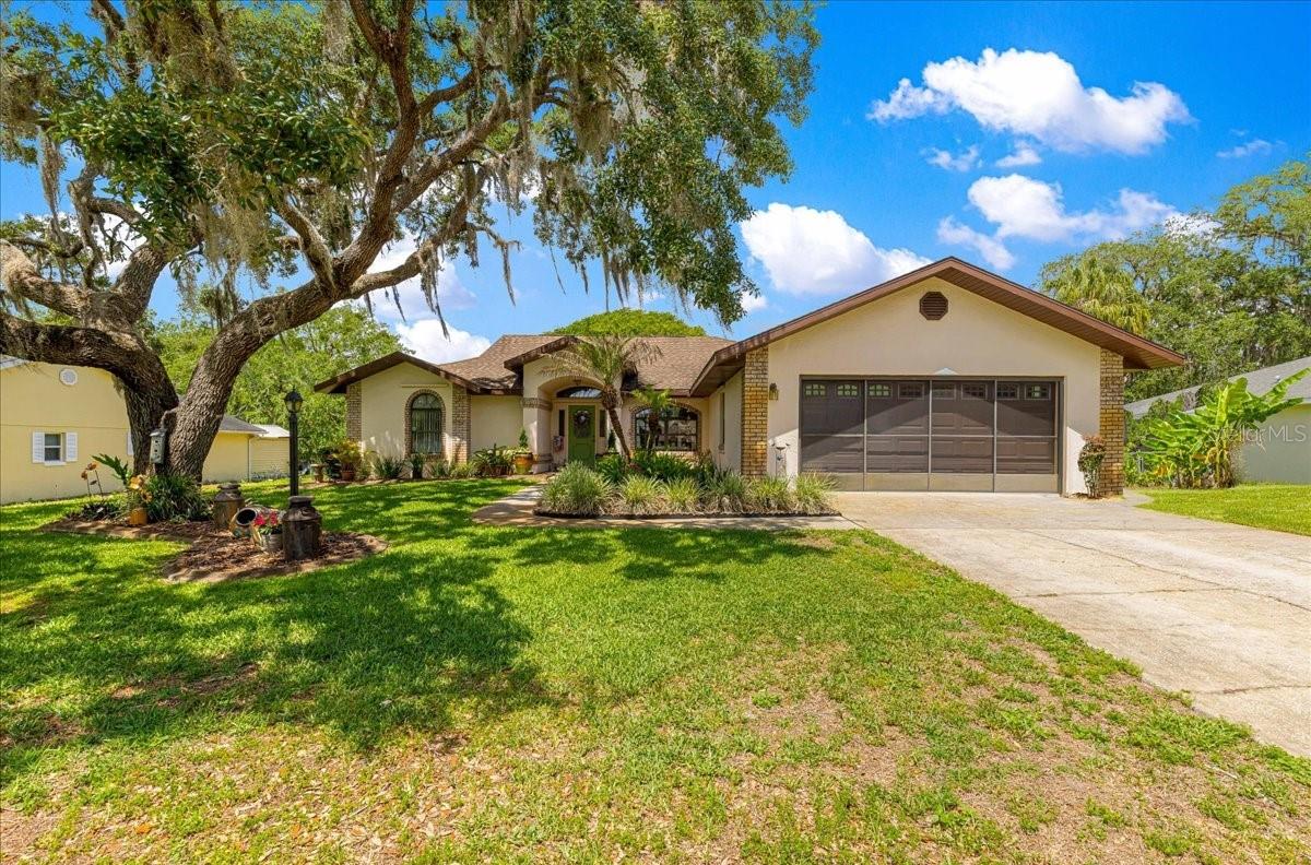 SUNRISE LAKE ESTATES - Residential