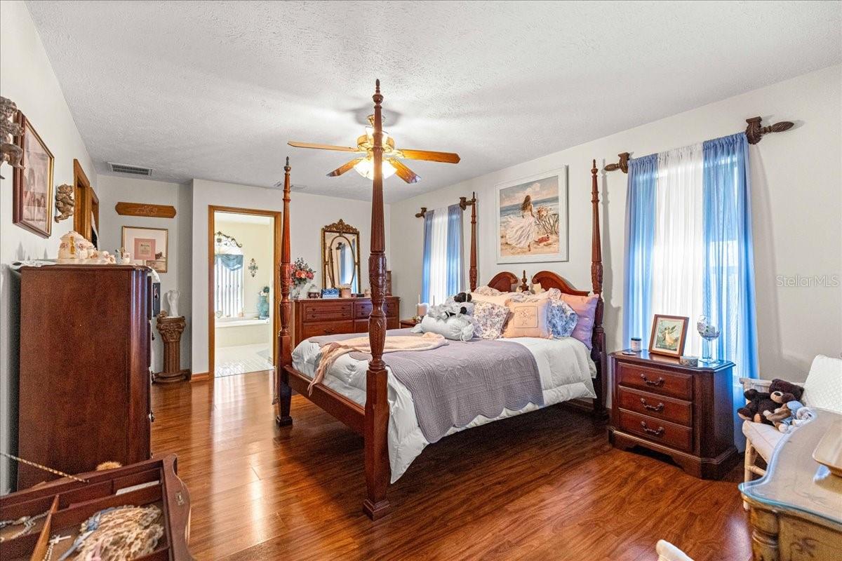 SUNRISE LAKE ESTATES - Residential