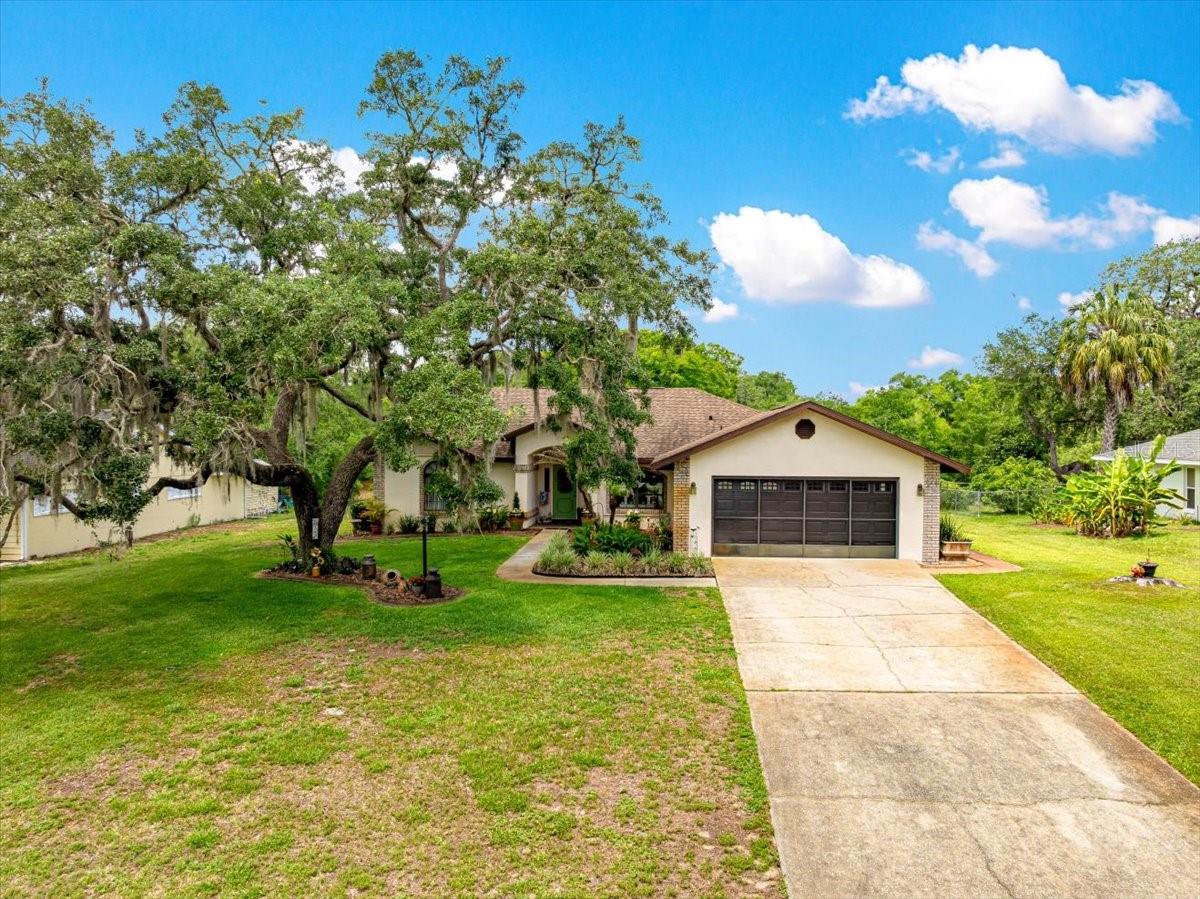 SUNRISE LAKE ESTATES - Residential